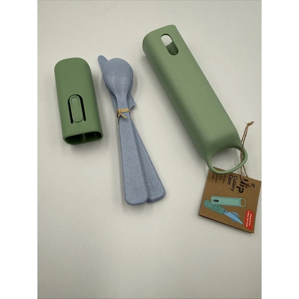 Wheat Straw Cutlery Set Inside Hip Cutlet Case• 1 Fork, 1 Spoon & 1 Knife